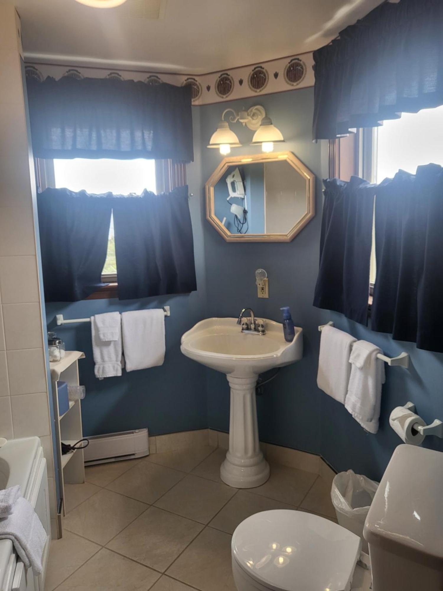 Cranberry Cove Inn Луисбърг Екстериор снимка
